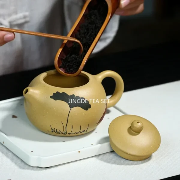 Classic Xi Shi Purple Clay Yixing Teapot